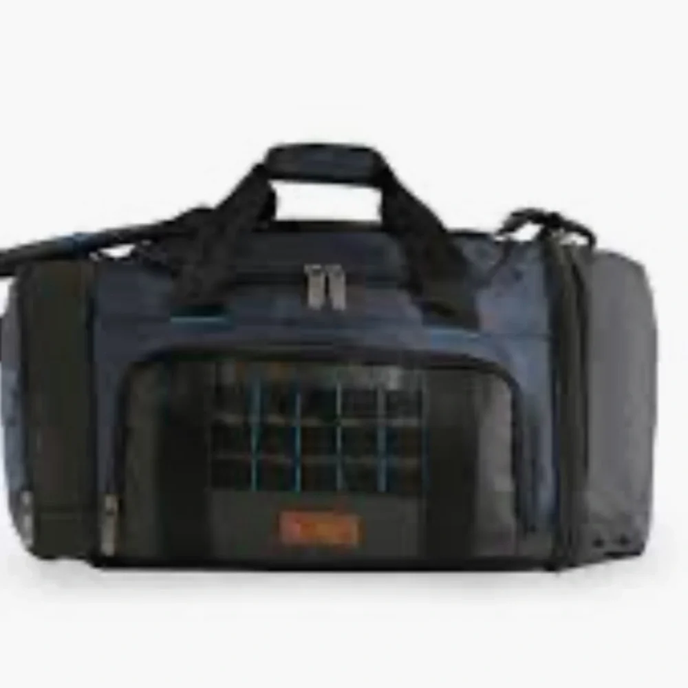 Original penguin sport duffel. NWT. 200 retail‎